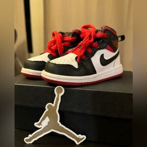 JORDAN 1 MID (TD) SIZE 5c COLOR WHITE/GYM RED-BLACK